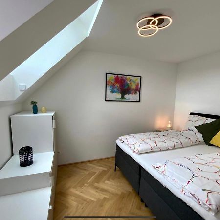 Freshly Renovated Apartment In Trendy Area L Hg21 Wina Bagian luar foto