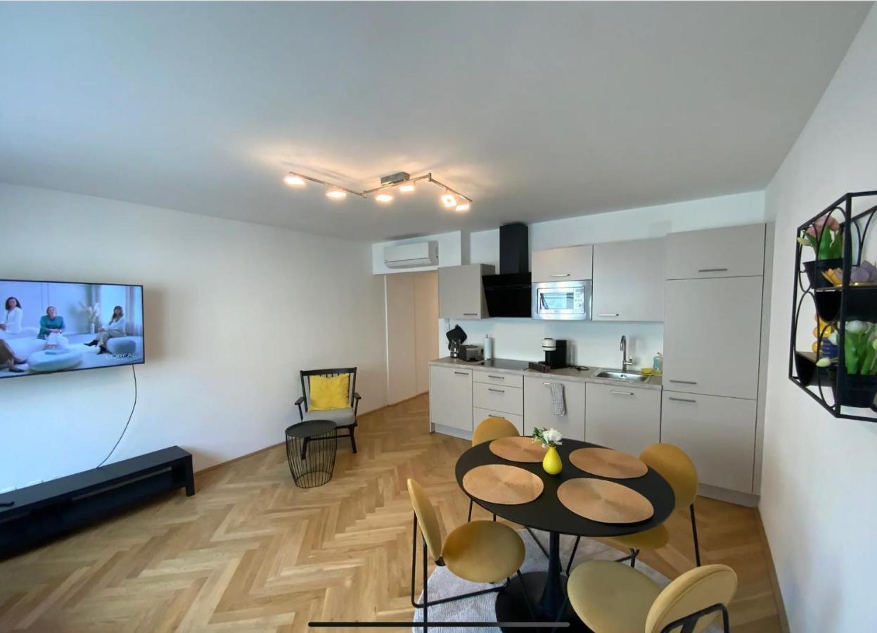 Freshly Renovated Apartment In Trendy Area L Hg21 Wina Bagian luar foto